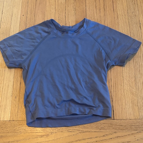 lululemon athletica Blue Crop Top - Picture 1 of 2